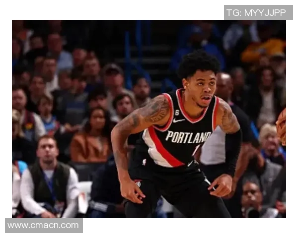 新援安芬尼西蒙斯首秀表现出色13投6中三分球命中率提升至29砍下18分3助攻