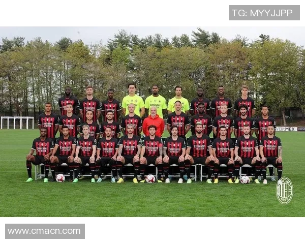 拜仁慕尼黑25-26赛季全家福展现新援风采与德超杯沙拉盘荣耀