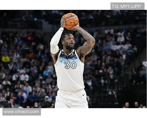 费尔斯半场表现出色8中5三分2中1贡献12分并送出3次助攻