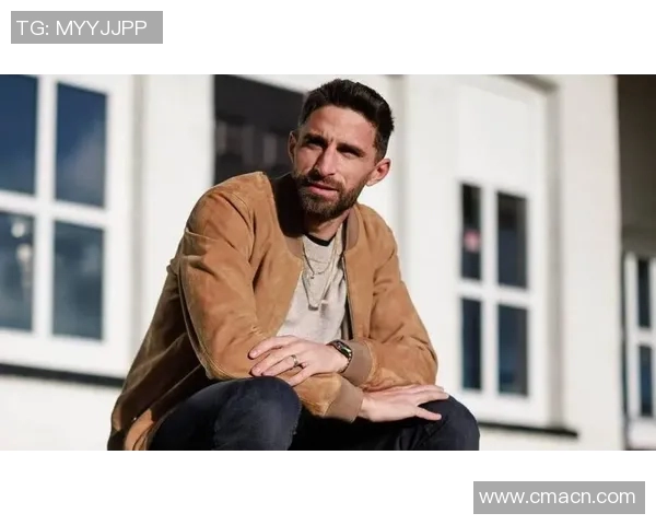 34岁前锋博里尼正式加盟英乙索尔福德城曾效力于利物浦和米兰等豪门