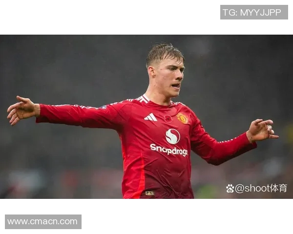 丹麦主帅赞霍伊伦在那不勒斯表现出色队友们乐于给予支持与帮助 丹麦主帅赞霍伊伦在那不勒斯表现出色队友们乐于给予支持与帮助